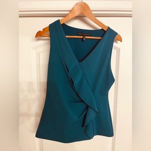 Sleeveless teal top